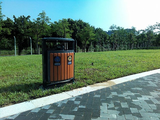  欣方圳鋼木垃圾桶與云南茶城共筑和諧環境