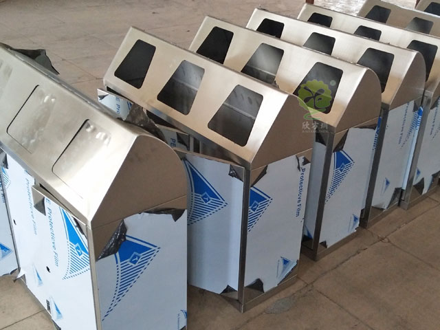 不銹鋼三聯(lián)推蓋環(huán)保垃圾箱