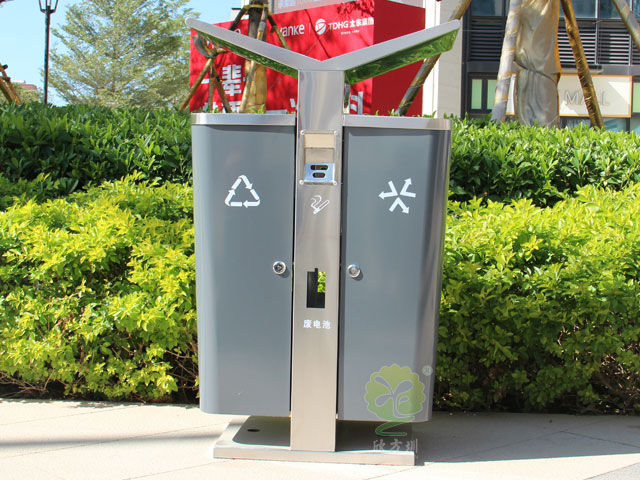 城市戶(hù)外展翅果皮箱