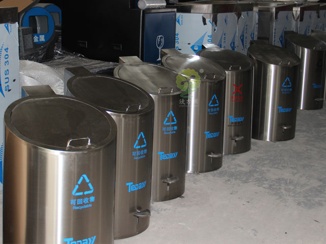 地埋式升降垃圾桶