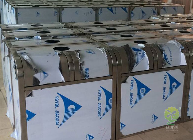 不銹鋼垃圾桶生產圖